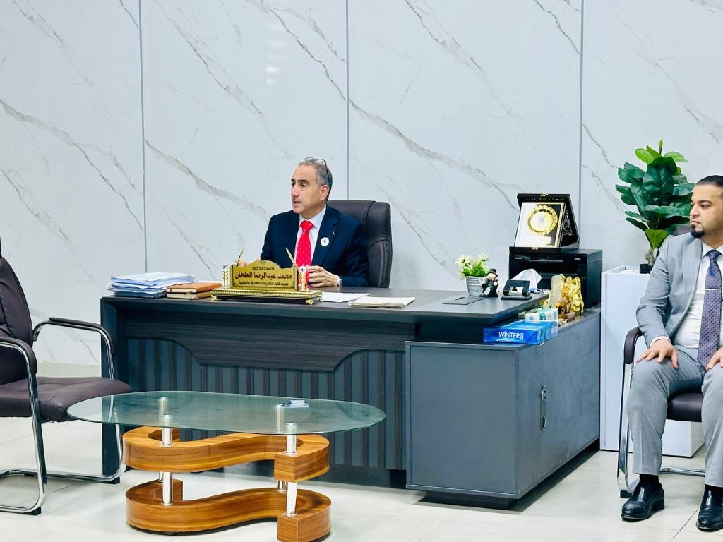 اجتماع عميد كلية التقنيات الصحية والطبية مع أساتذة المواد الوزارية التقويمية