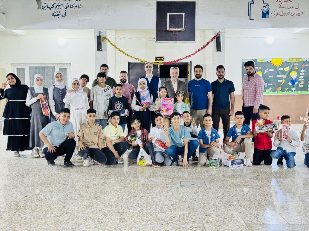 روح العطاء: طلبة الكلية التقنية الهندسية في زيارة إنسانية إلى مدرسة التضامن.